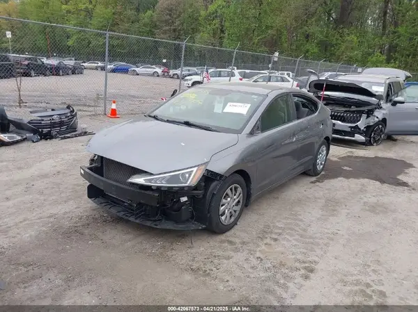 5NPD74LF8KH492643 2019 HYUNDAI ELANTRA - Image 2