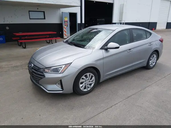 5NPD74LF8LH607050 2020 HYUNDAI ELANTRA - Image 2