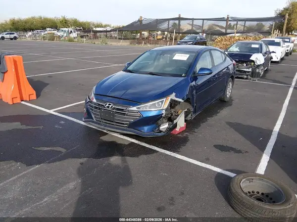 5NPD74LF8LH615858 2020 HYUNDAI ELANTRA - Image 2