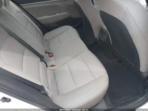 5NPD74LF9HH035574 2017 HYUNDAI ELANTRA - Image 8