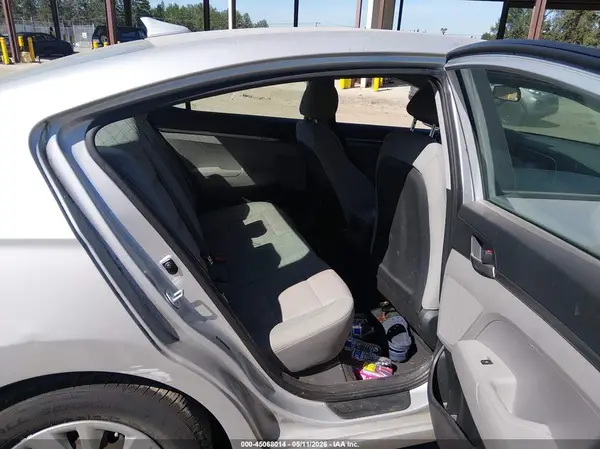 5NPD74LF9HH064475 2017 HYUNDAI ELANTRA - Image 8