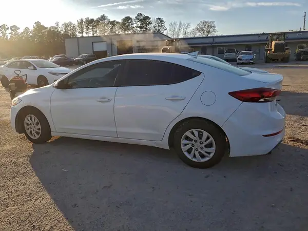 5NPD74LF9HH067764 2017 HYUNDAI ELANTRA - Image 2