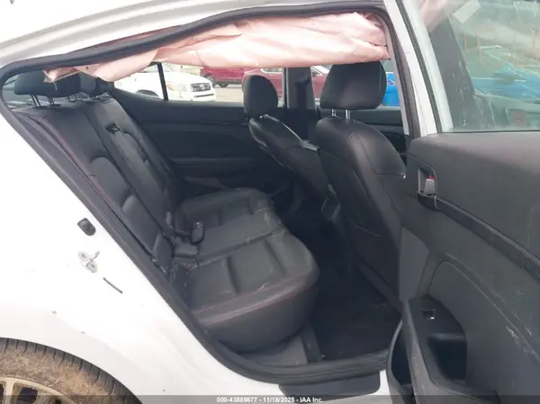 5NPD74LF9HH068011 2017 HYUNDAI ELANTRA - Image 8