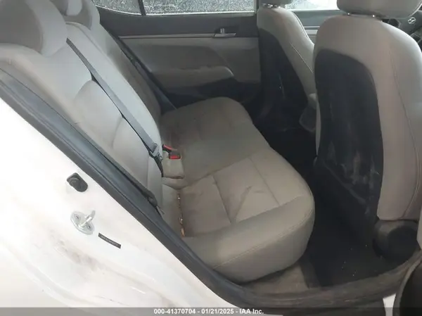 5NPD74LF9HH068770 2017 HYUNDAI ELANTRA - Image 8