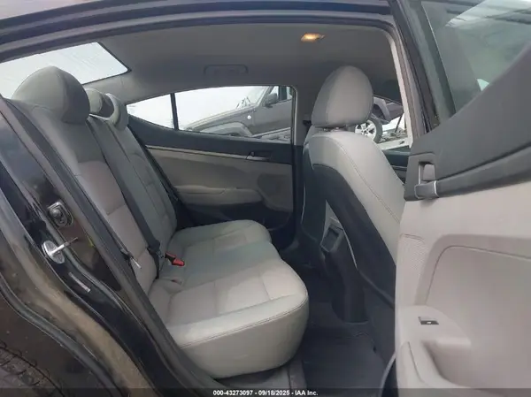 5NPD74LF9HH073628 2017 HYUNDAI ELANTRA - Image 8