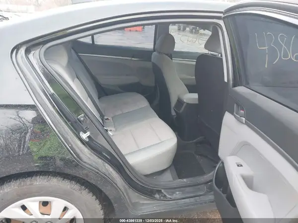 5NPD74LF9HH074052 2017 HYUNDAI ELANTRA - Image 8