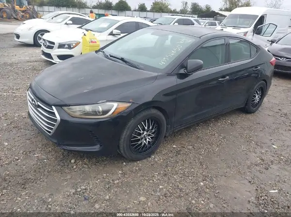 5NPD74LF9HH076660 2017 HYUNDAI ELANTRA - Image 2