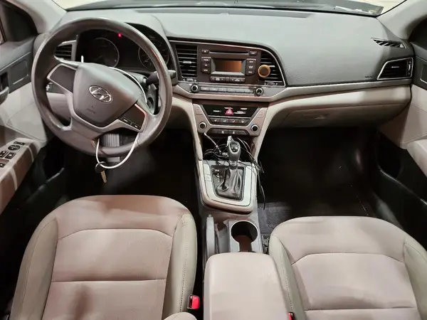5NPD74LF9HH077548 2017 HYUNDAI ELANTRA - Image 8