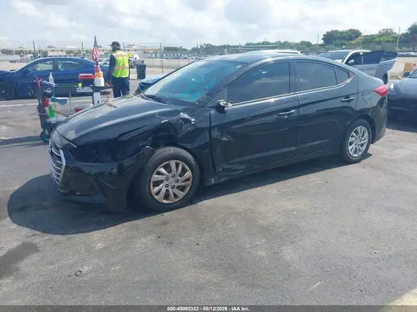 5NPD74LF9HH082829 2017 HYUNDAI ELANTRA - Image 2
