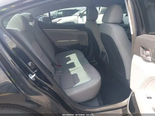5NPD74LF9HH082829 2017 HYUNDAI ELANTRA - Image 8