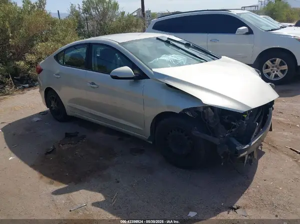 5NPD74LF9HH084578 2017 HYUNDAI ELANTRA - Image 1