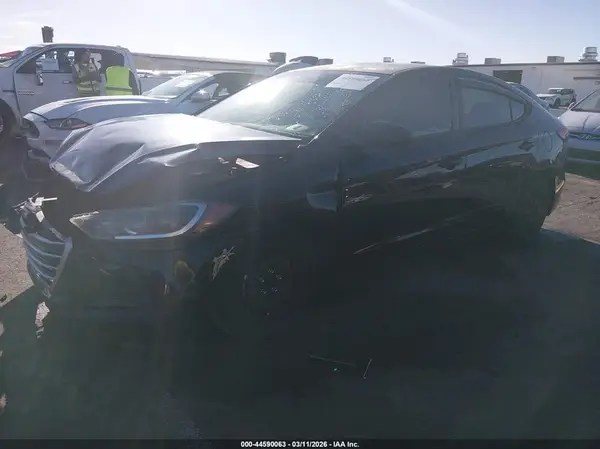 5NPD74LF9HH086332 2017 HYUNDAI ELANTRA - Image 2