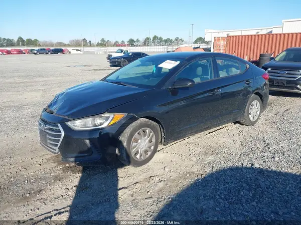 5NPD74LF9HH105042 2017 HYUNDAI ELANTRA - Image 2