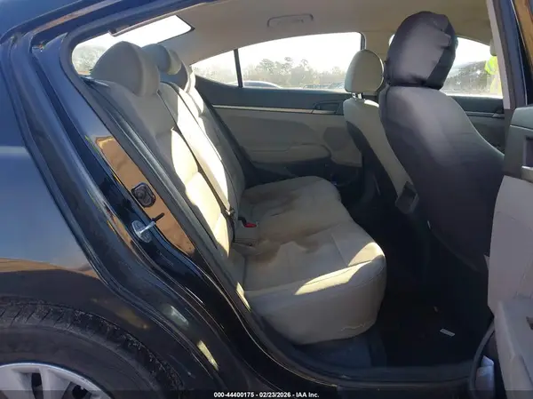 5NPD74LF9HH105042 2017 HYUNDAI ELANTRA - Image 8