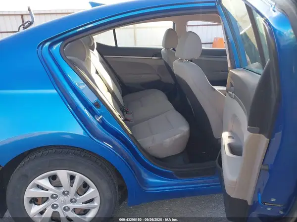 5NPD74LF9HH114887 2017 HYUNDAI ELANTRA - Image 8