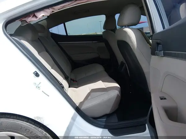 5NPD74LF9HH117076 2017 HYUNDAI ELANTRA - Image 8