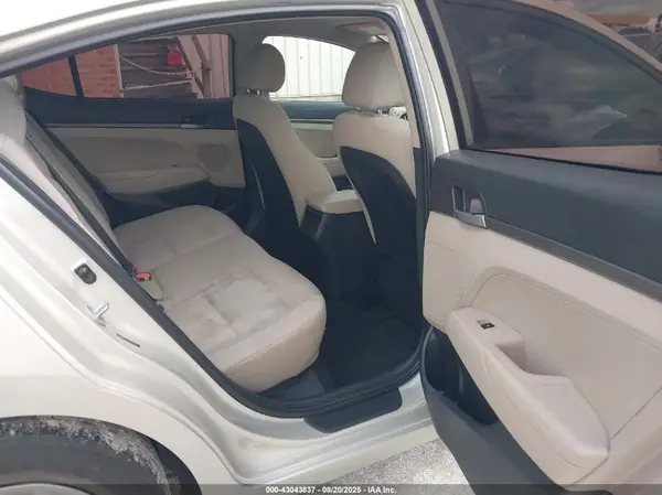 5NPD74LF9HH127414 2017 HYUNDAI ELANTRA - Image 8