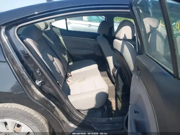 5NPD74LF9HH131303 2017 HYUNDAI ELANTRA - Image 8