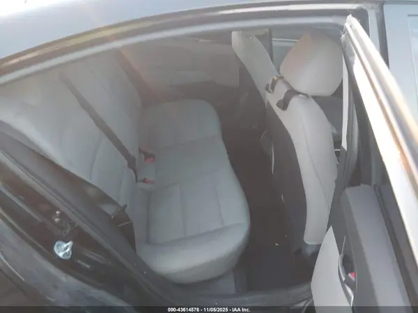 5NPD74LF9HH136680 2017 HYUNDAI ELANTRA - Image 8