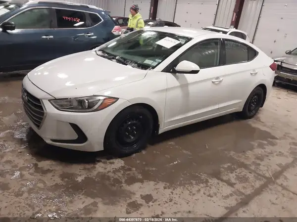5NPD74LF9HH147825 2017 HYUNDAI ELANTRA - Image 2