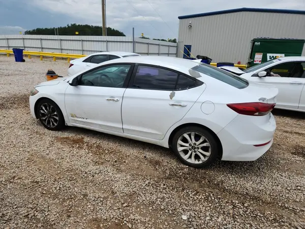 5NPD74LF9HH151311 2017 HYUNDAI ELANTRA - Image 2