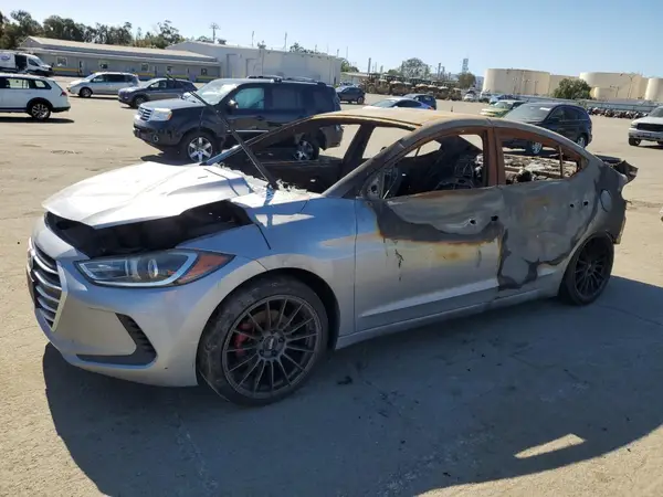 5NPD74LF9HH153768 2017 HYUNDAI ELANTRA - Image 1