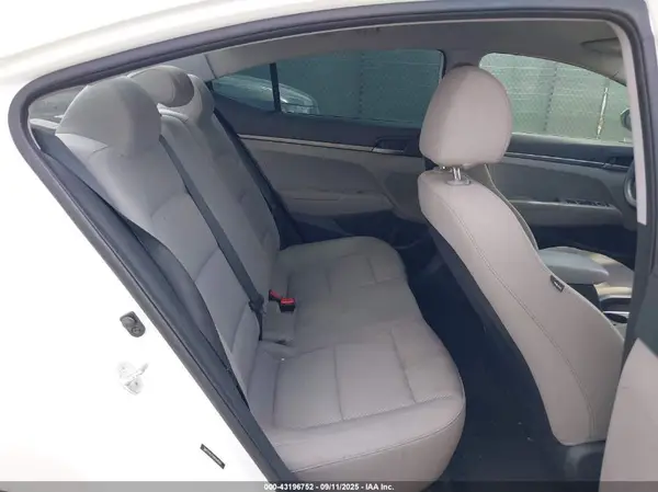 5NPD74LF9HH169565 2017 HYUNDAI ELANTRA - Image 8