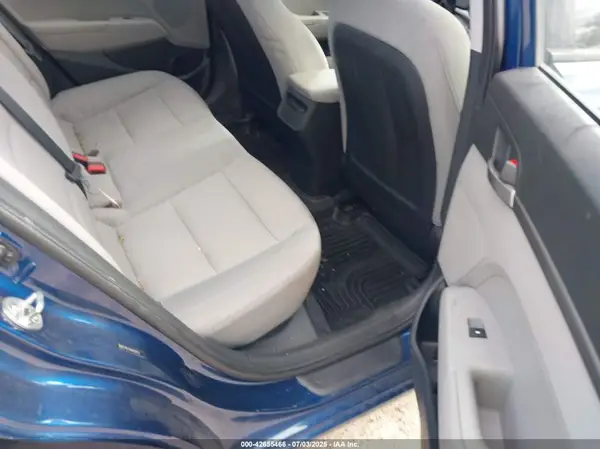 5NPD74LF9HH191212 2017 HYUNDAI ELANTRA - Image 8