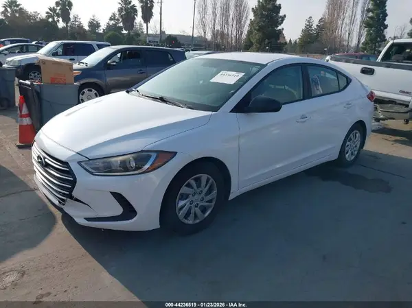 5NPD74LF9HH193137 2017 HYUNDAI ELANTRA - Image 2