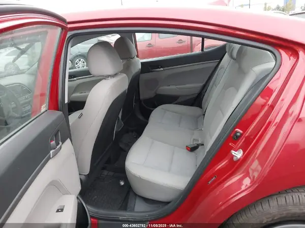 5NPD74LF9HH201687 2017 HYUNDAI ELANTRA - Image 8