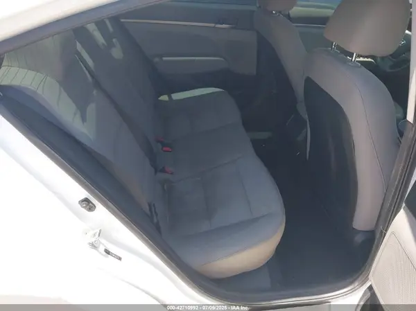 5NPD74LF9HH203133 2017 HYUNDAI ELANTRA - Image 8