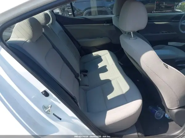 5NPD74LF9HH205870 2017 HYUNDAI ELANTRA - Image 8