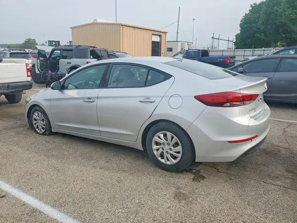 5NPD74LF9HH207246 2017 HYUNDAI ELANTRA - Image 2