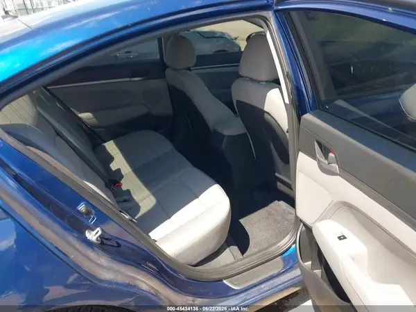5NPD74LF9JH220102 2018 HYUNDAI ELANTRA - Image 8