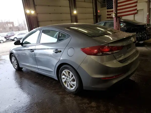 5NPD74LF9JH256243 2018 HYUNDAI ELANTRA - Image 2