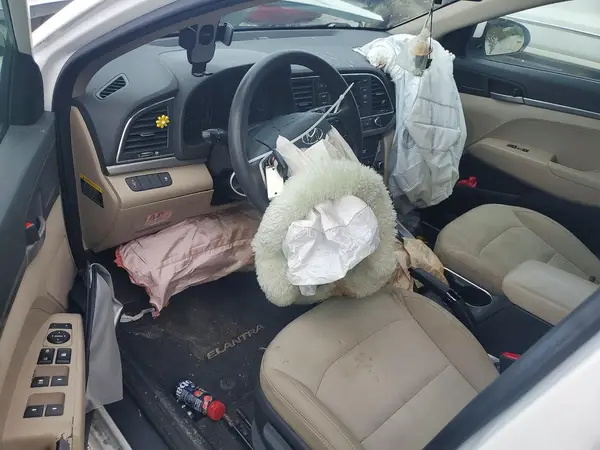 5NPD74LF9JH258039 2018 HYUNDAI ELANTRA - Image 8