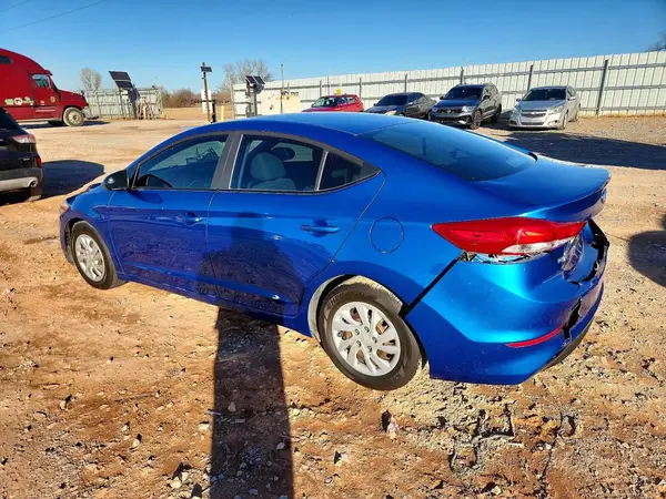 5NPD74LF9JH258073 2018 HYUNDAI ELANTRA - Image 2