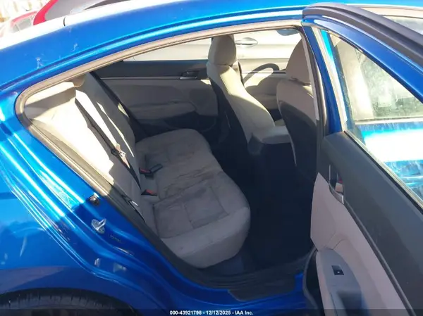 5NPD74LF9JH259532 2018 HYUNDAI ELANTRA - Image 8