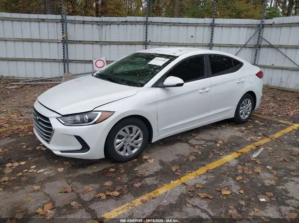 5NPD74LF9JH260471 2018 HYUNDAI ELANTRA - Image 2