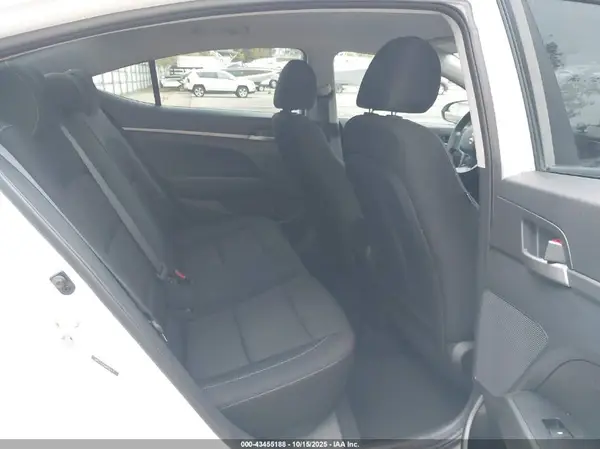 5NPD74LF9JH260471 2018 HYUNDAI ELANTRA - Image 8