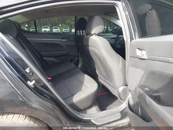 5NPD74LF9JH262592 2018 HYUNDAI ELANTRA - Image 8