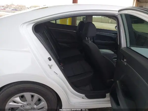 5NPD74LF9JH263399 2018 HYUNDAI ELANTRA - Image 8