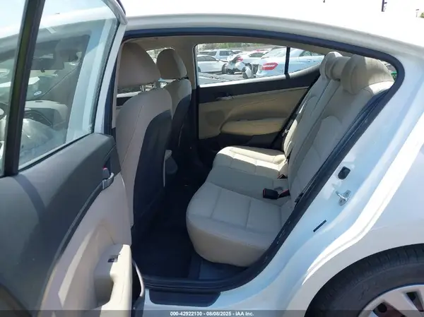 5NPD74LF9JH263547 2018 HYUNDAI ELANTRA - Image 8