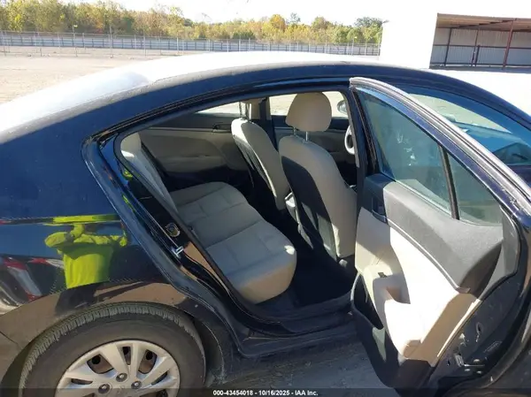 5NPD74LF9JH267338 2018 HYUNDAI ELANTRA - Image 8