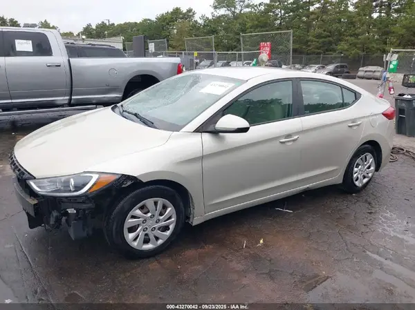 5NPD74LF9JH272720 2018 HYUNDAI ELANTRA - Image 2