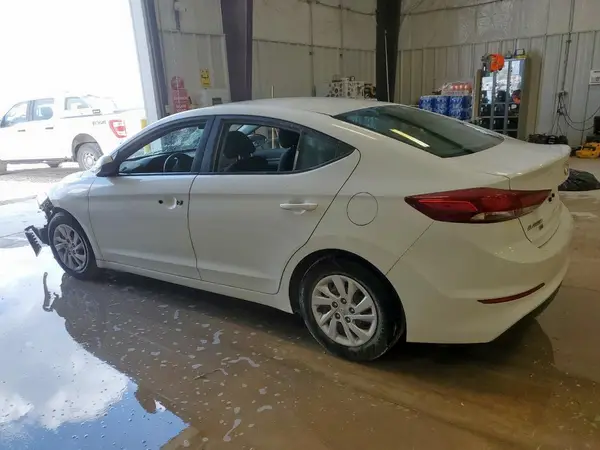 5NPD74LF9JH280994 2018 HYUNDAI ELANTRA - Image 2