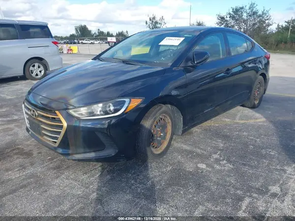 5NPD74LF9JH281725 2018 HYUNDAI ELANTRA - Image 2