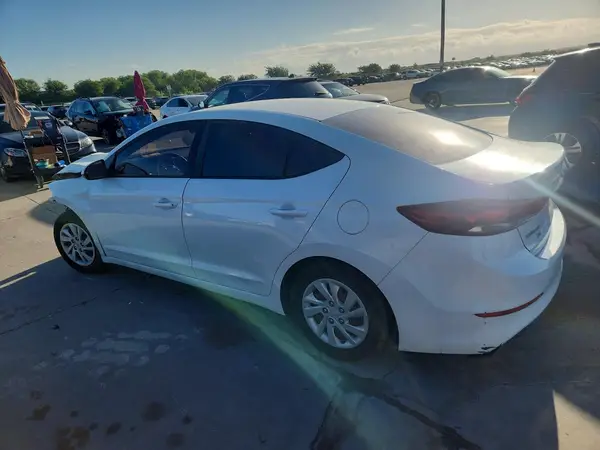 5NPD74LF9JH289033 2018 HYUNDAI ELANTRA - Image 2