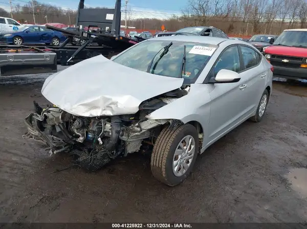 5NPD74LF9JH289808 2018 HYUNDAI ELANTRA - Image 2
