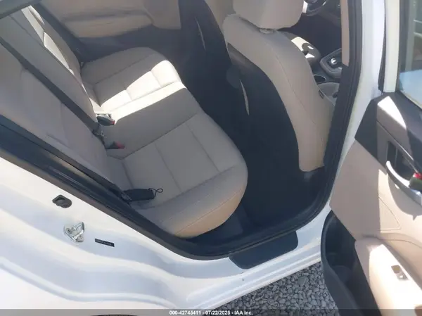 5NPD74LF9JH300080 2018 HYUNDAI ELANTRA - Image 8